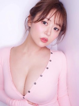 【画像】井口裕香、ヤンガンのオフショで股の食い込みがエグすぎる