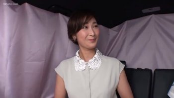 「素人動画」カメラの前では澄ましていた人妻がホテルのベッドで我慢の限界を迎えて自ら肉棒を欲しがる発情モード