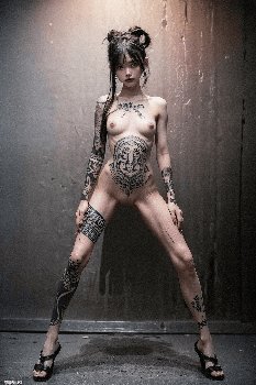 タトゥー美女のAIエロ画像 part4