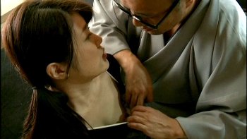 熟女が夫の父親とHを楽しむ!「義父さん♡」キスをひたすらしながら激しいHを楽しんで性欲を発散してしまう!