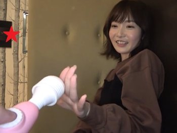 【素人】 まさか処女？ウブで極貧乳な女の子に、「性教育」を躾ける！